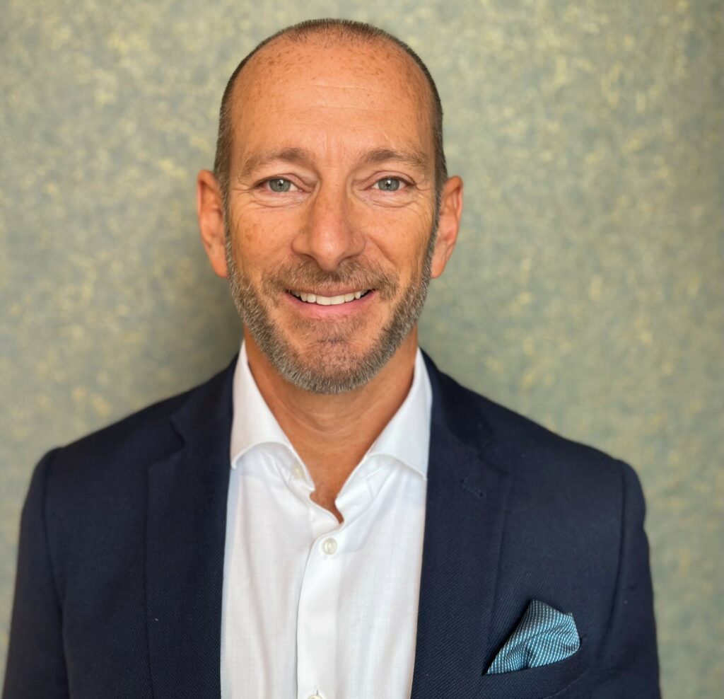 Headshot of Edward Creasey